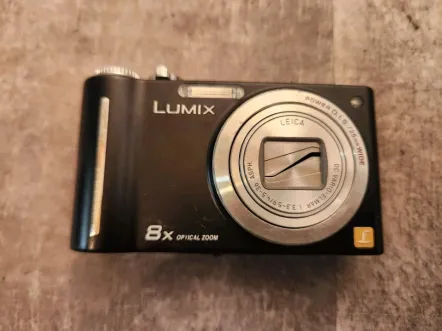 Panasonic DiMAGE Z1 Digital Cameras