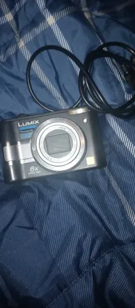 Panasonic DiMAGE Z5 Digital Cameras