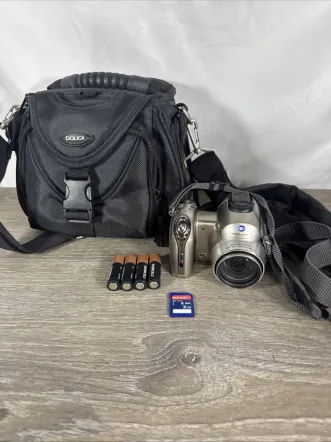 Minolta Z6 Digital Cameras