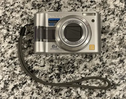 Panasonic DiMAGE Z3 Digital Cameras