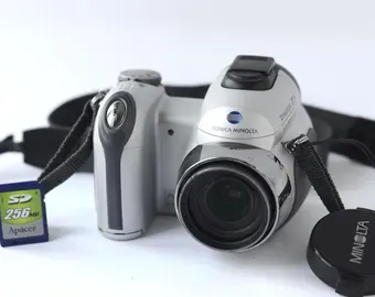 Minolta DiMAGE Z3 Digital Cameras