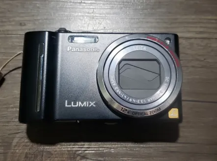Panasonic DiMAGE Z6 Digital Cameras